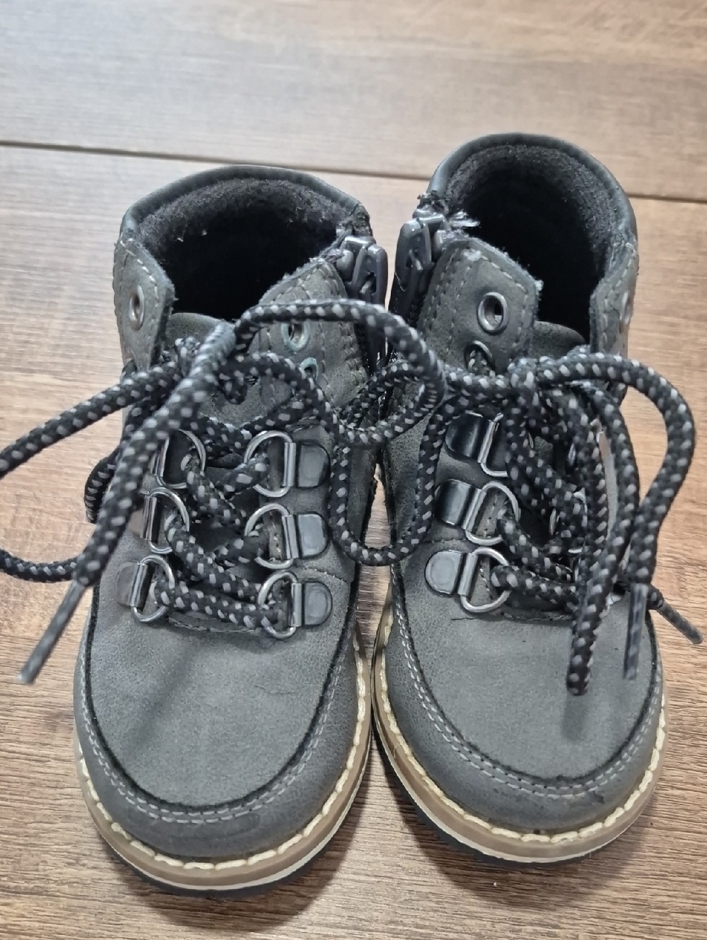 Childrens Place Faux Leather Baby Hikers Sz. 4